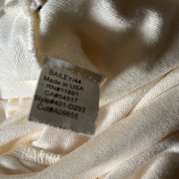 Bailey 44 Bella Pullover V-neck top Ivory XS NWT - Picture 6 of 9